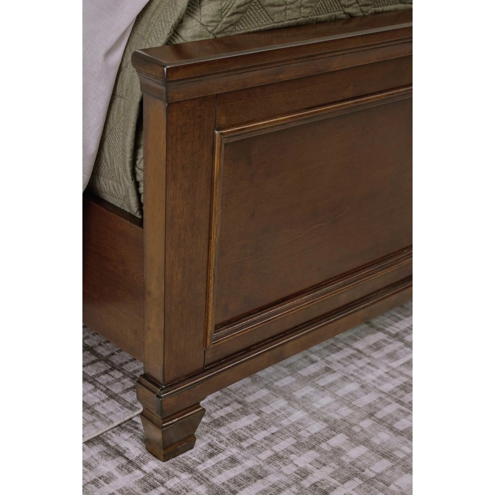 Danabrin Queen Panel Bed