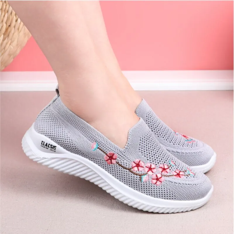 Super comfortable and elastic shoes