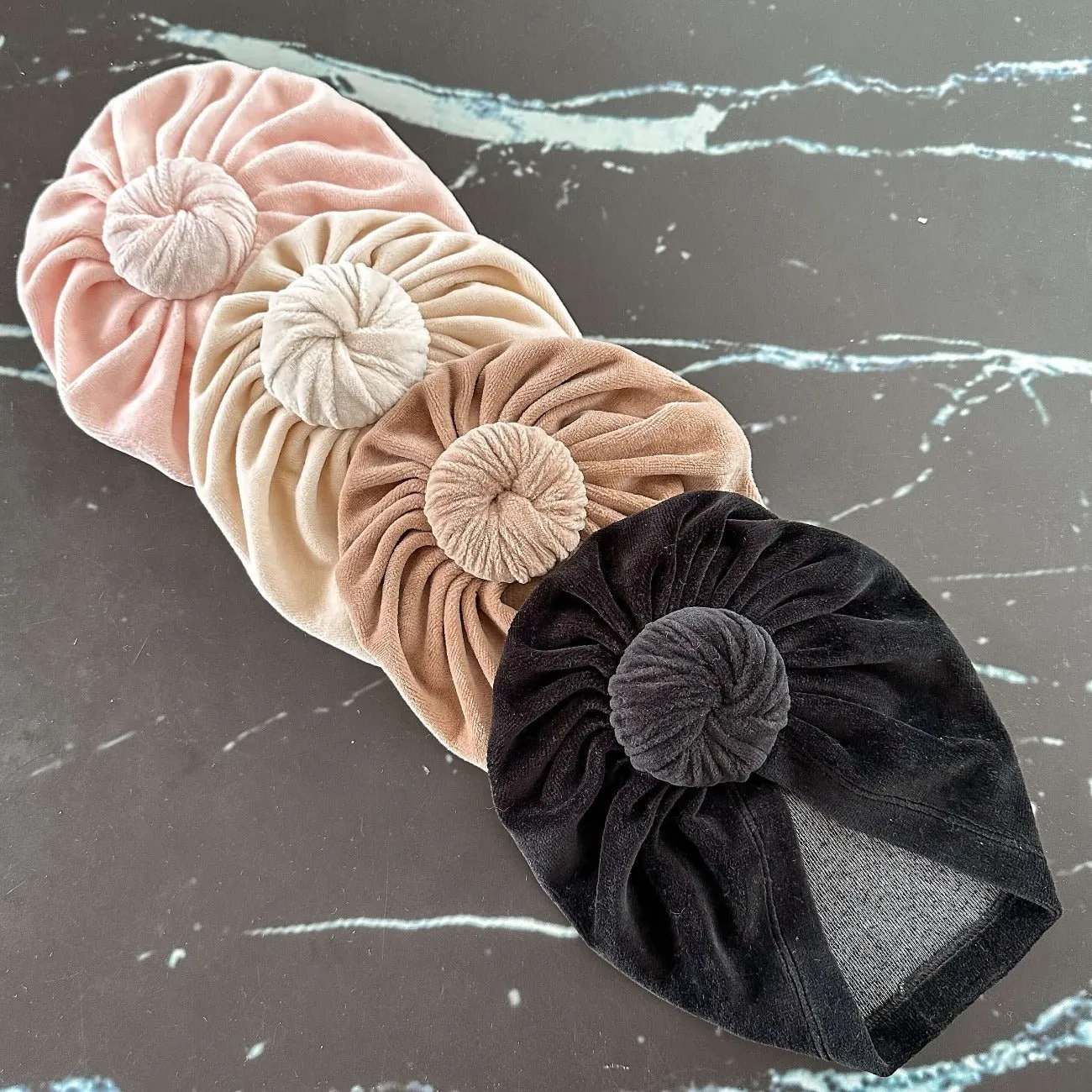 Turban mutsje velvet zwart Mae